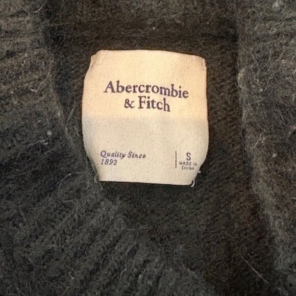 Abercrombie & Fitch Super Soft Black Sweater – Size Small - Picture 6 of 6